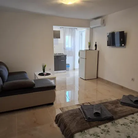 Ivan Sajnovic Apartamento Gornji Karin